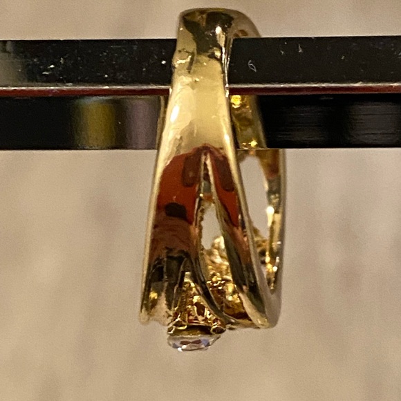 14kt Gold plated Zircon ring can be used as a wedding or cocktail ring. Yell… - Picture 5 of 7